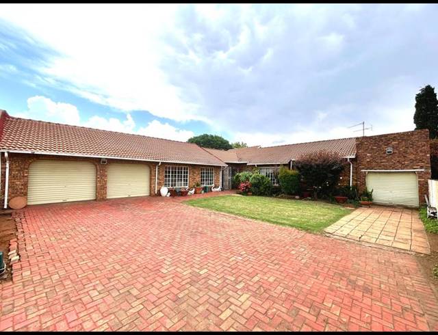 4 BEDROOM HOUSE FOR SALE IN BAKERTON